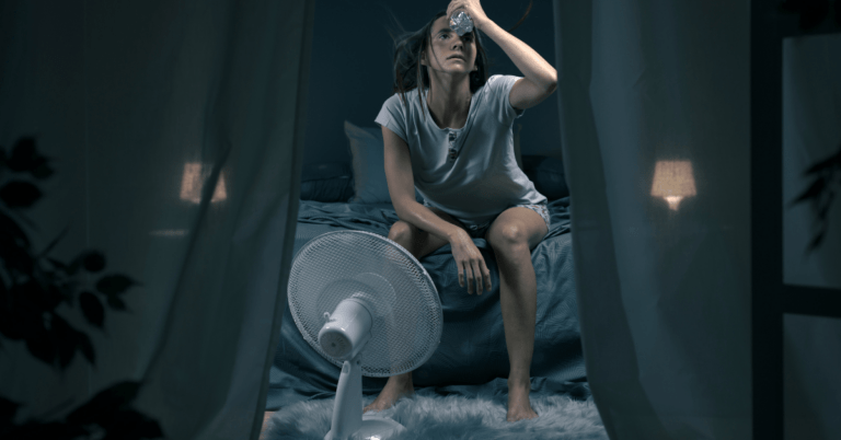 nocne-pocenie-się-kobieta